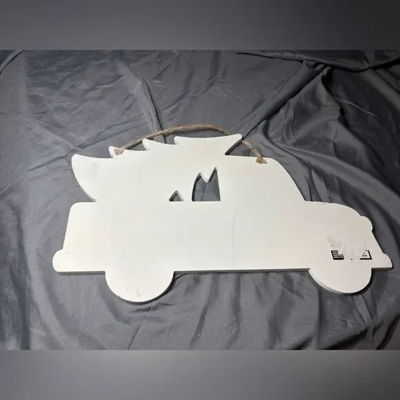 ☃️❄️☃️ New Unfinished Wooden Sign shaped like a truck carrying a Christmas tree - Picture 3 of 3